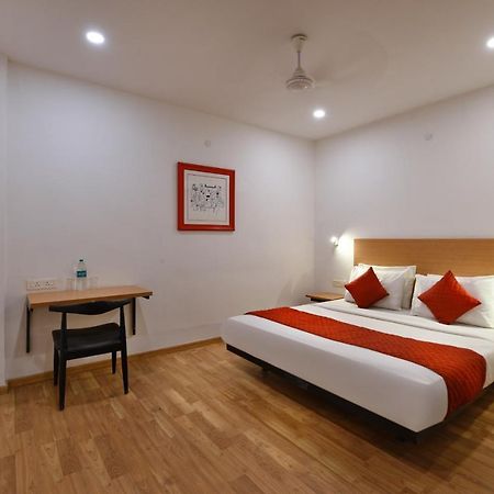Hotel Saffron Gold Νέο Δελχί Εξωτερικό φωτογραφία