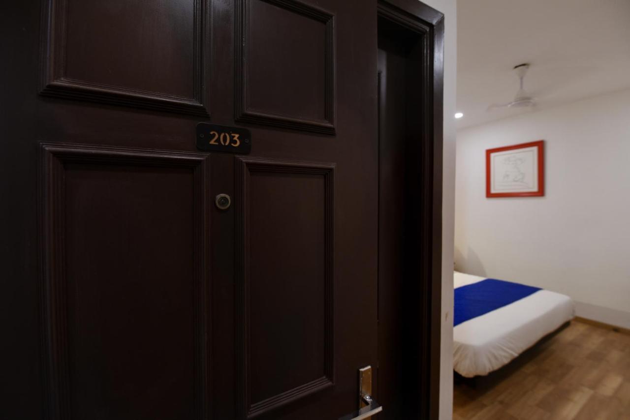 Hotel Saffron Gold Νέο Δελχί Εξωτερικό φωτογραφία
