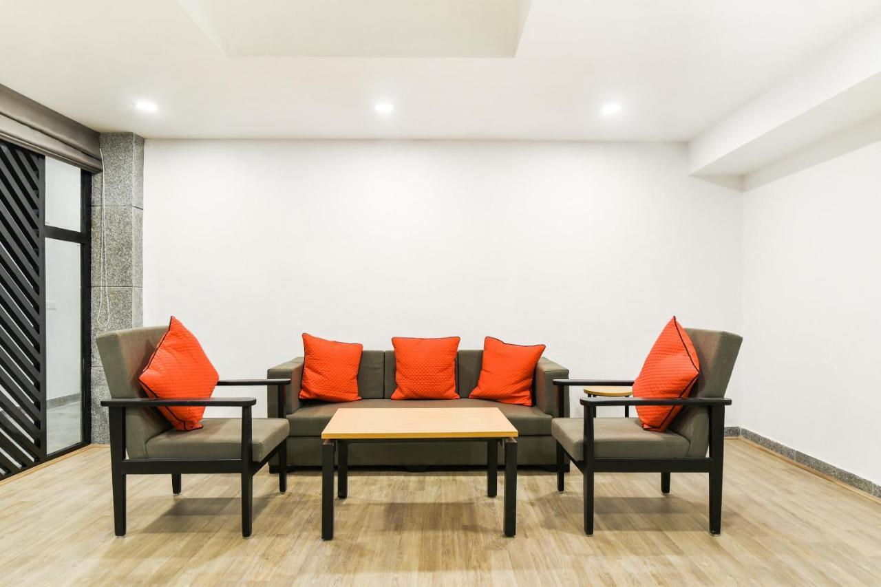 Hotel Saffron Gold Νέο Δελχί Εξωτερικό φωτογραφία